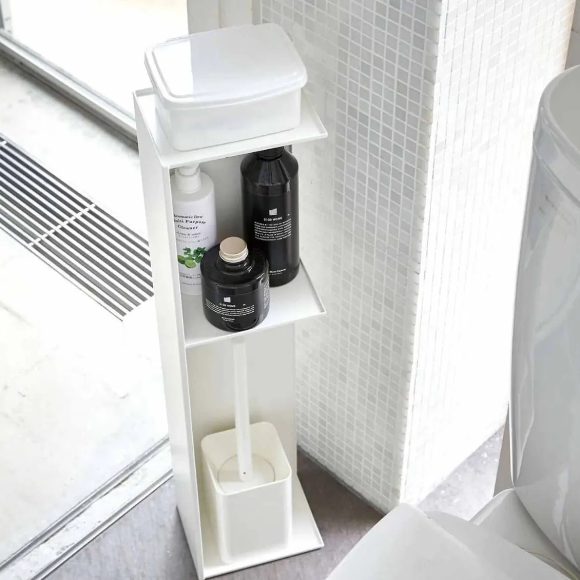 Colonne de rangement pour WC