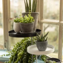 Etagère bord de fenêtre noire