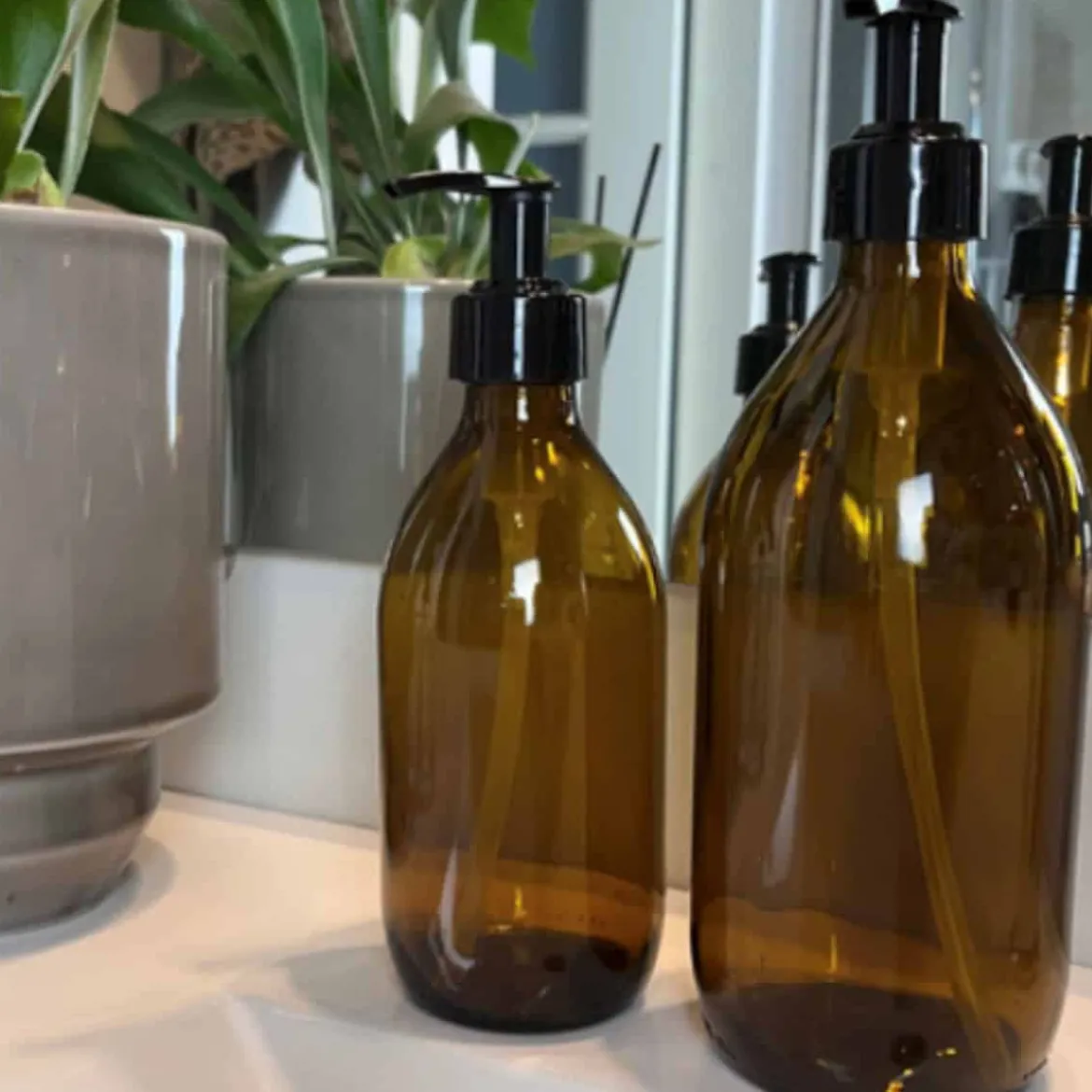 Flacon en verre ambré avec pompe 500 ml