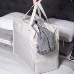 Grand sac de rangement en tissu clair