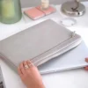 Housse pour ordinateur 15 pouces en simili cuir gris clair