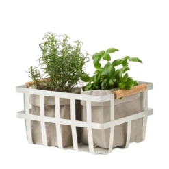 Panier en métal blanc