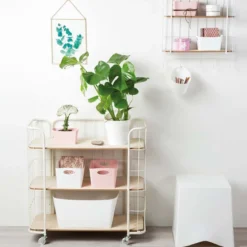 Petit rangement en plastique blanc