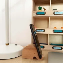Porte téléphone en bois éléphant