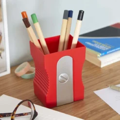 Pot à crayons taille-crayon rouge