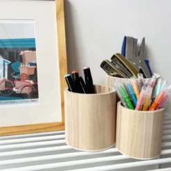 3 pots à crayons ronds en bois