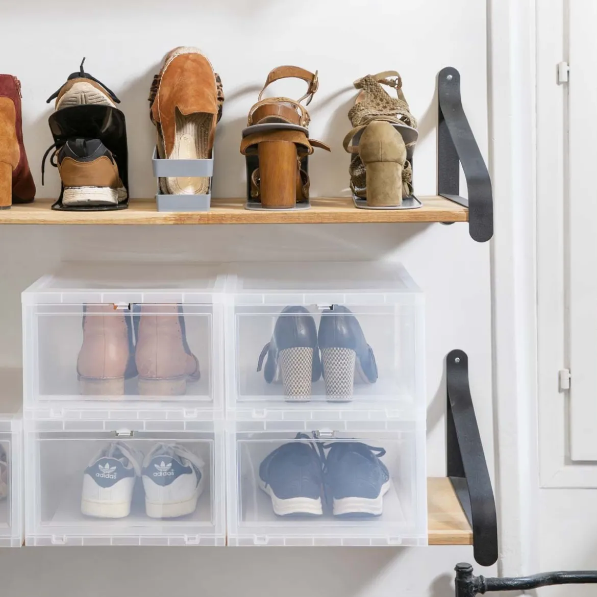 4 Range-chaussures en plastique gris clair