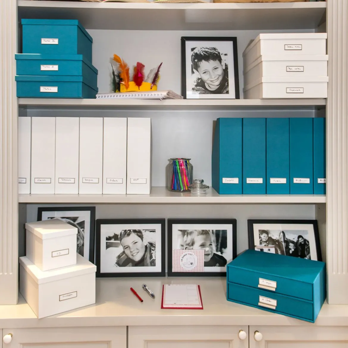 Range-dossiers en carton blanc