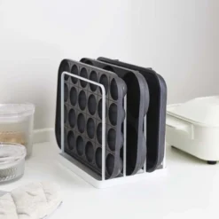 Rangement pour plateaux et planches de cuisine