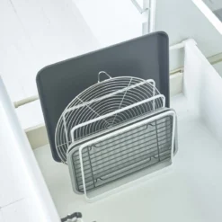 Rangement pour plateaux et planches de cuisine