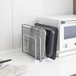 Rangement pour plateaux et planches de cuisine