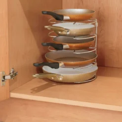 Rangement pour poêles