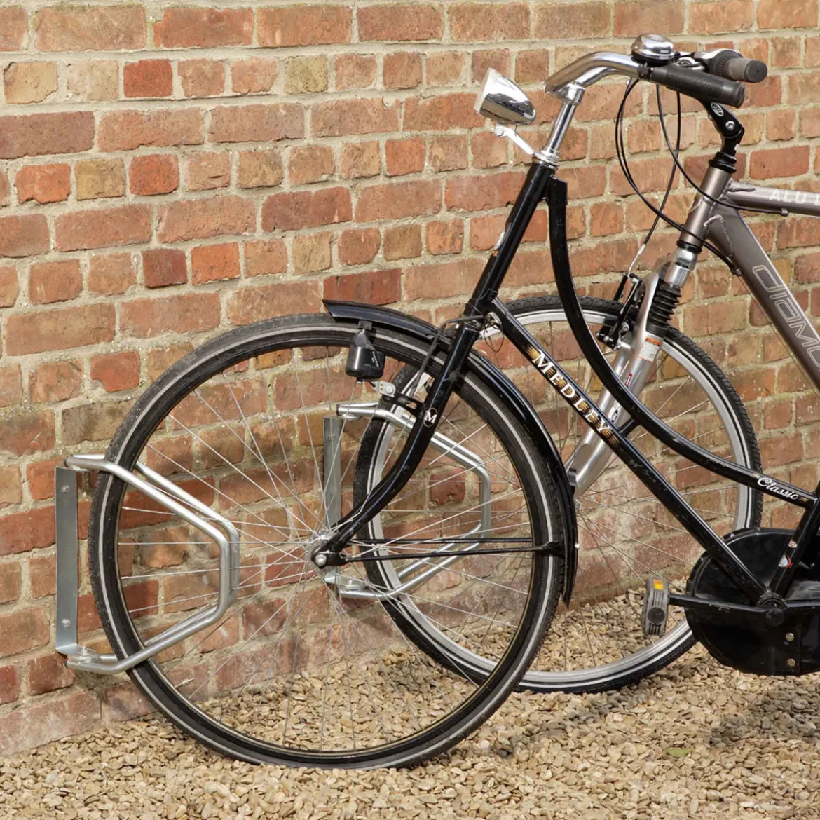 Range vélo mural orientable 180°