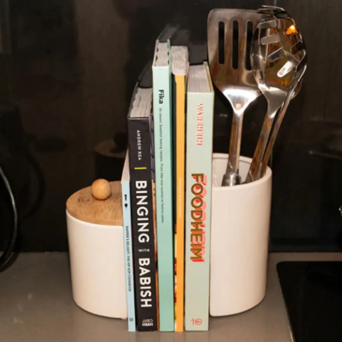 Serre-livres pot à ustensiles