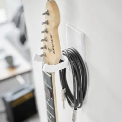 Support mural blanc pour guitare