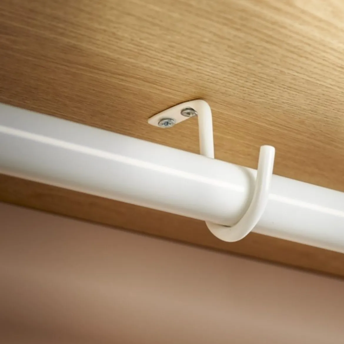Tringle de penderie extensible 97-180cm